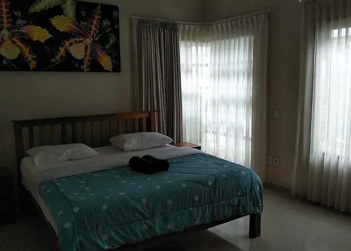 Tunjung Sari 2*